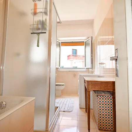 2 Bedroom Stunning In Appartamento