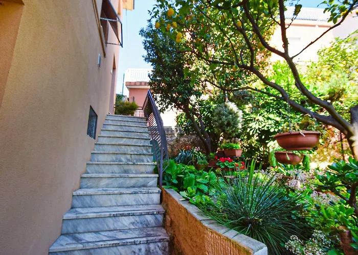 Stunning In Apartmán Pietra Ligure